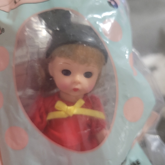 McDonald's Madame Alexander Wendy as Minnie Mouse 2004 - Picture 2 of 3